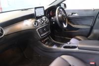 メルセデスベンツ GLA GLA220 4MATIC ﾚｻﾞｰｴｸｽｸﾙｰｼﾌﾞ&ﾌﾟﾚﾐｱﾑ&ﾚｰﾀﾞｰPKG　後期最終ﾓﾃﾞﾙ ｷｰﾚｽｺﾞｰ 黒革 ﾊﾟﾉﾗﾏSR 純正ﾅﾋﾞTV Bｶﾒﾗ harman/kardon LEDﾍｯﾄﾞﾗｲﾄ 自動Rｹﾞｰﾄ 純正18AW　2年保証付