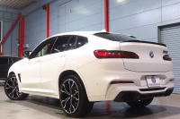 BMW Mシリーズ X4M ｺﾝﾍﾟﾃｨｼｮﾝ　ﾄﾞﾗｲﾋﾞﾝｸﾞｱｼｽﾄﾌﾟﾗｽ ﾌﾞﾗｯｸﾚｻﾞｰﾒﾘﾉ ﾍﾞﾝﾁﾚｰﾀｰ 全席ﾋｰﾀｰ 第6世代IDriveﾅﾋﾞTV 360ｶﾒﾗ Carplay ｶｰﾎﾞﾝｲﾝﾃﾘｱﾄﾘﾑ Mｴｷｿﾞｰｽﾄｼｽﾃﾑ Mｴｱﾛ&21ｲﾝﾁAW　2年保証