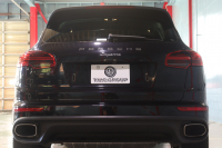 ポルシェ カイエン ﾌﾟﾗﾁﾅｴﾃﾞｨｼｮﾝ ﾍﾞｰｽｸﾞﾚｰﾄﾞ　特別仕様車 ｴﾝﾄﾘｰﾄﾞﾗｲﾌﾞ ｱﾙｶﾝﾀﾗ/ﾌﾞﾗｯｸﾚｻﾞｰｼｰﾄ ﾋｰﾀｰ PCMﾅﾋﾞ BOSEｽﾋﾟｰｶｰ ﾊﾞｯｸｶﾒﾗ PDLS付きｷｾﾉﾝﾍｯﾄﾞﾗｲﾄ 自動ﾘｱｹﾞｰﾄ 専用21ｲﾝﾁAW　2年保証