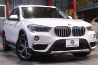 BMW X1 XDrive20i Xﾗｲﾝ ﾊｲﾗｲﾝﾊﾟｯｹｰｼﾞ　ﾓｶﾌﾞﾗｳﾝﾚｻﾞｰ ﾋｰﾀｰ IDriveﾅﾋﾞ ﾊﾞｯｸｶﾒﾗ ﾊﾟｰｷﾝｸﾞｾﾝｻｰ ﾍｯﾄﾞｱｯﾌﾟﾃﾞｨｽﾌﾟﾚｲ ｱﾀﾞﾌﾟﾃｨﾌﾞｸﾙｰｽﾞｺﾝﾄﾛｰﾙ LEDﾍｯﾄﾞﾗｲﾄ 純正18ｲﾝﾁAW(ｽﾀｲﾘﾝｸﾞ569)　2年保証