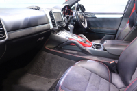 ポルシェ カイエン GTS ｽﾎﾟｰﾂｸﾛﾉﾊﾟｯｹｰｼﾞ ﾚｻﾞｰｲﾝﾃﾘｱﾊﾟｯｹｰｼﾞ　後期ﾓﾃﾞﾙ ｱﾙｶﾝﾀﾗ/ﾌﾞﾗｯｸﾚｻﾞｰｼｰﾄ ﾊﾟﾉﾗﾏｻﾝﾙｰﾌ ﾅﾋﾞTV ﾊﾞｯｸｶﾒﾗ ﾊﾟｰｷﾝｸﾞｾﾝｻｰ PDLS付ﾍｯﾄﾞﾗｲﾄ ﾚｯﾄﾞｷｬﾘﾊﾟｰ 純正21ｲﾝﾁｸﾗｼｯｸAW　2年保証