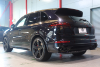 ポルシェ カイエン GTS ｽﾎﾟｰﾂｸﾛﾉﾊﾟｯｹｰｼﾞ ﾚｻﾞｰｲﾝﾃﾘｱﾊﾟｯｹｰｼﾞ　後期ﾓﾃﾞﾙ ｱﾙｶﾝﾀﾗ/ﾌﾞﾗｯｸﾚｻﾞｰｼｰﾄ ﾊﾟﾉﾗﾏｻﾝﾙｰﾌ ﾅﾋﾞTV ﾊﾞｯｸｶﾒﾗ ﾊﾟｰｷﾝｸﾞｾﾝｻｰ PDLS付ﾍｯﾄﾞﾗｲﾄ ﾚｯﾄﾞｷｬﾘﾊﾟｰ 純正21ｲﾝﾁｸﾗｼｯｸAW　2年保証