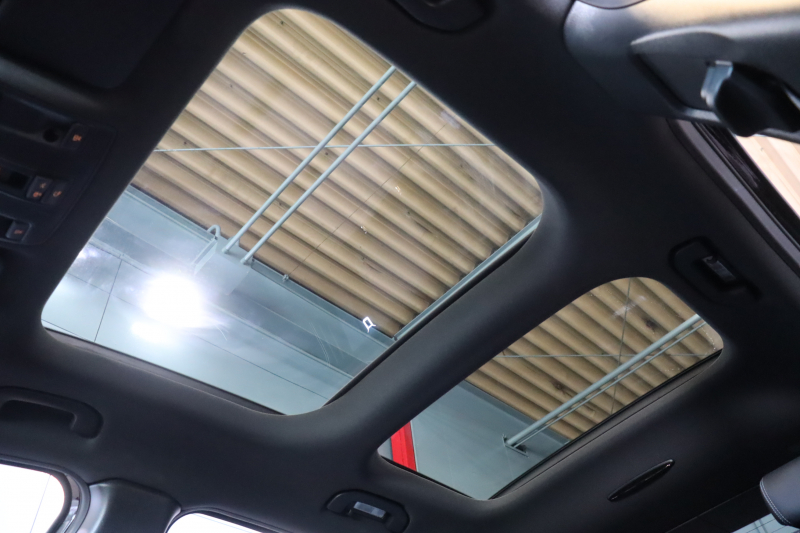 メルセデスベンツ GLA250 4MATIC 中古輸入SUV パノラマSR装備で毎日を快適に