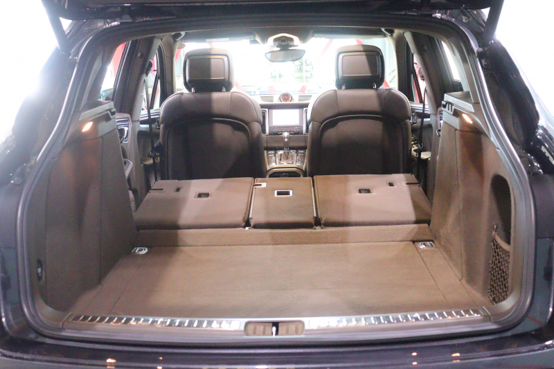 ポルシェ マカン GTS 洗練されたスポーツSUVをあなたの毎日に