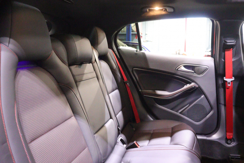 メルセデスベンツ AMG GLA45 4MATIC 後期モデルの魅力