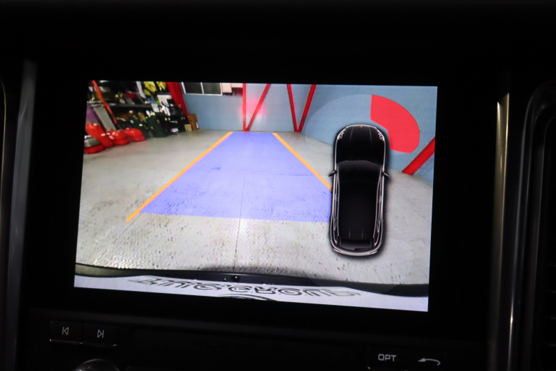 ポルシェ マカン S スポーツクロノPで楽しむラグジュアリーSUV