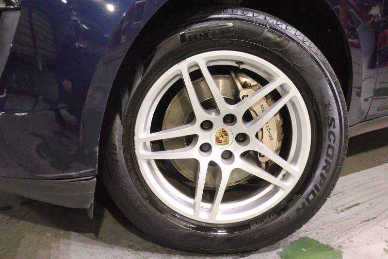 ポルシェ マカン S エントリードライブ サドルブラウン内装で楽しむSUV