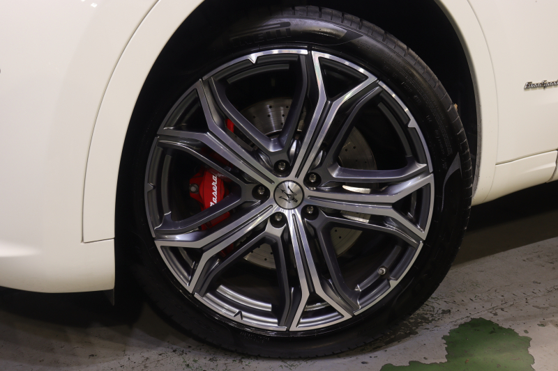 マセラティ レヴァンテ グランスポーツ 後期モデルの魅力を徹底解説