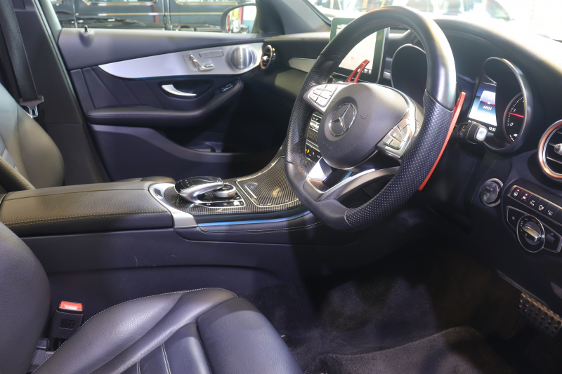 メルセデス・ベンツ GLC220d 4MATIC スポーツ 上質装備が揃った一台