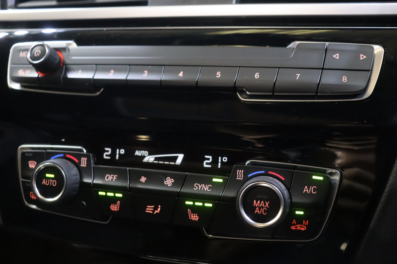 BMW X1 xDrive20i Xライン 後期モデル 上質装備が揃った1オーナー車